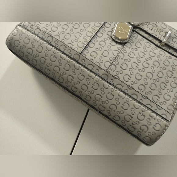 New Guess Shoulder Crossbody Purse, 8" H by 11" Length - Picture 12 of 14